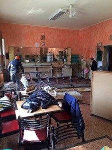 Il bancone ormai rimosso.