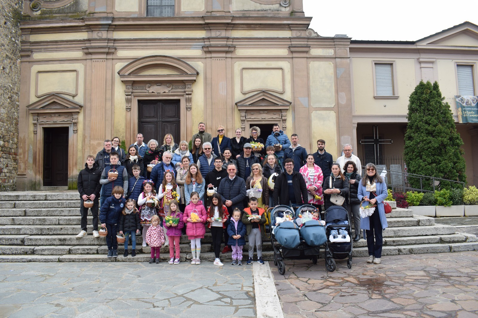 Benedizione_cibo_cestini_pasquali_2024 (20)